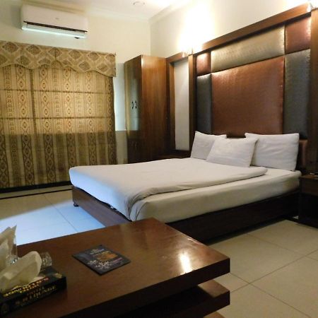 Hotel Multan Extérieur photo