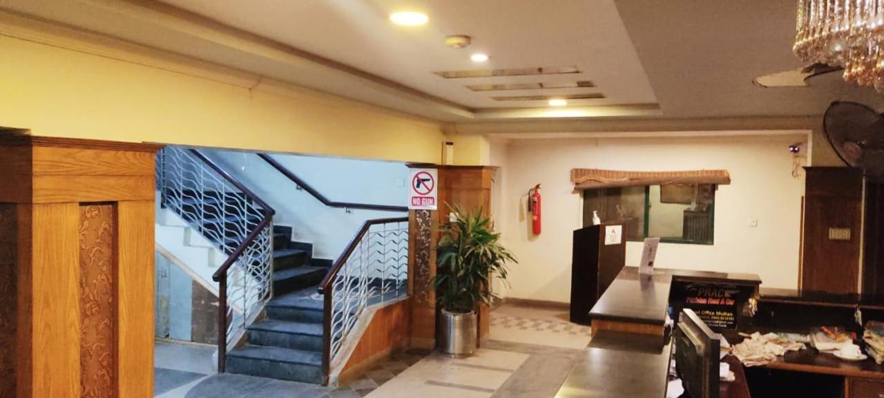 Hotel Multan Extérieur photo