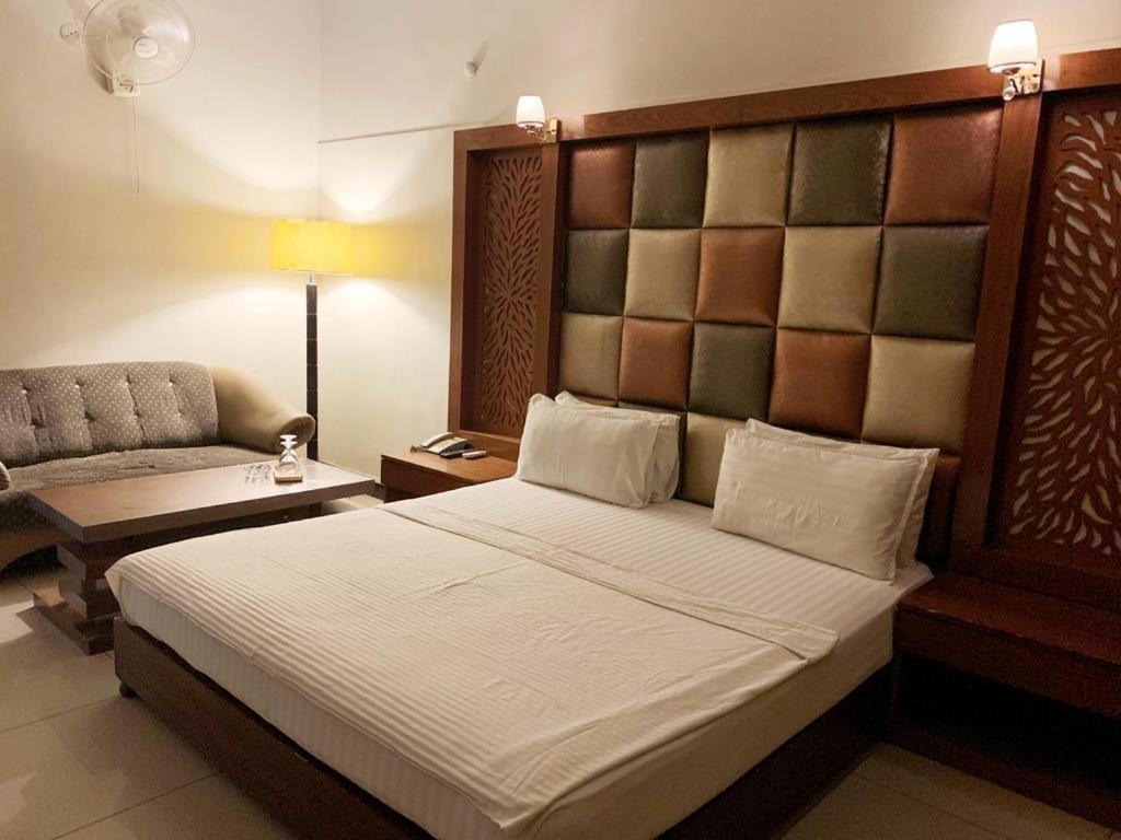 Hotel Multan Extérieur photo