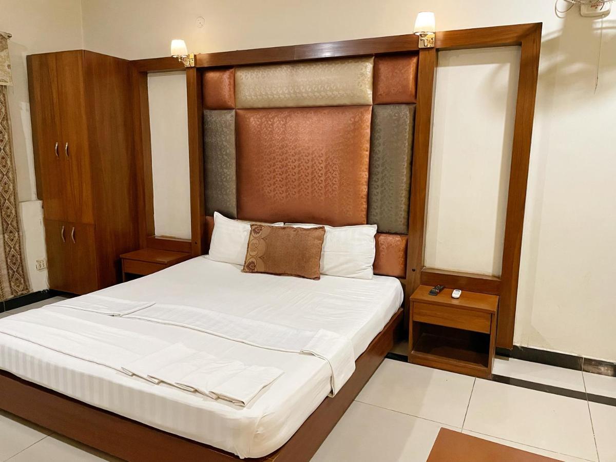 Hotel Multan Extérieur photo