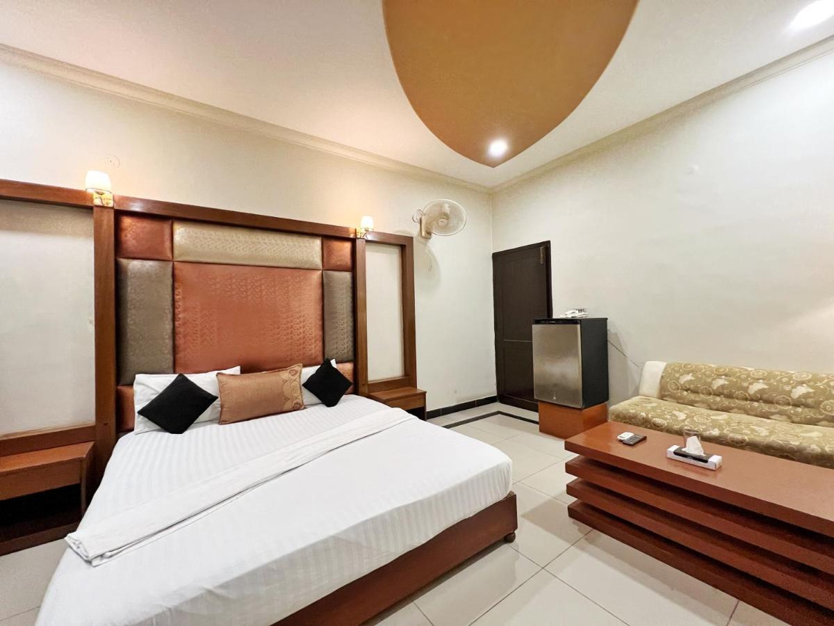 Hotel Multan Extérieur photo