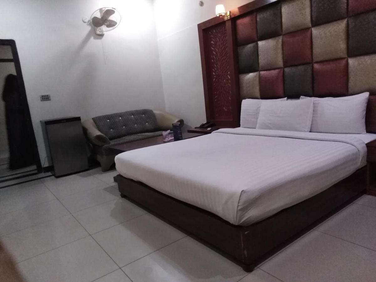 Hotel Multan Extérieur photo