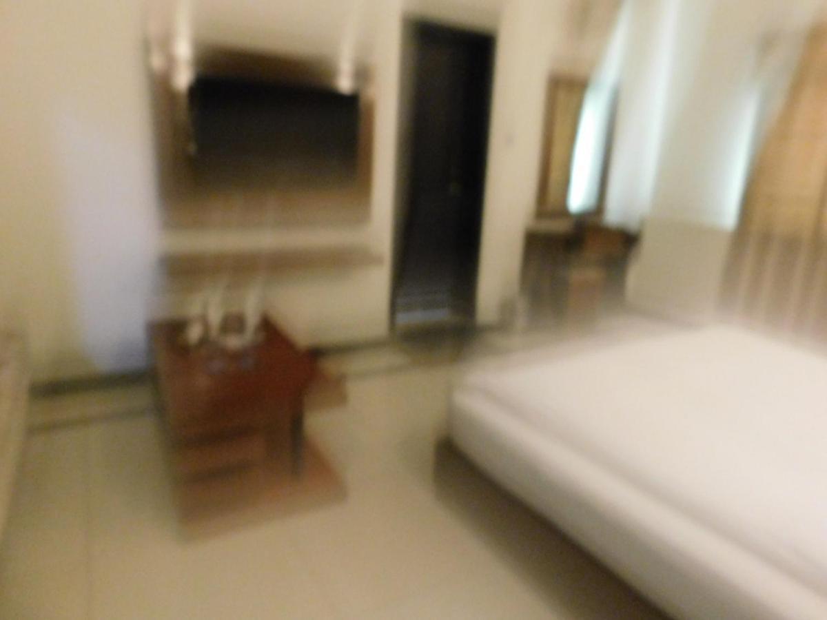 Hotel Multan Extérieur photo